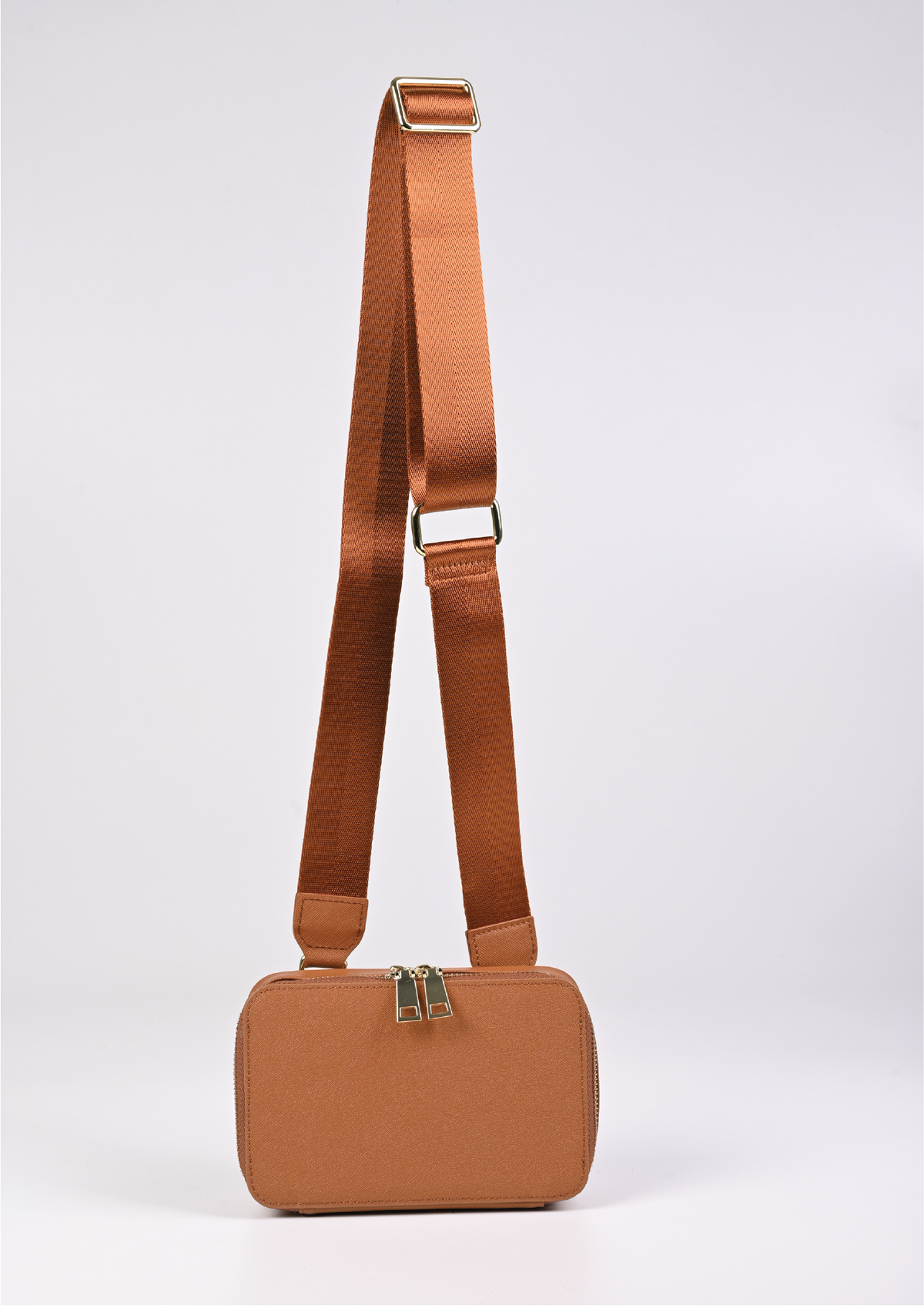 Ari Boxy Shoulder Bag